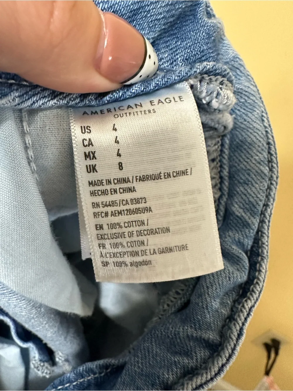 American Eagle Paperbag Denim Mom Shorts Womens 4 Light Wash Blue Button Fly
